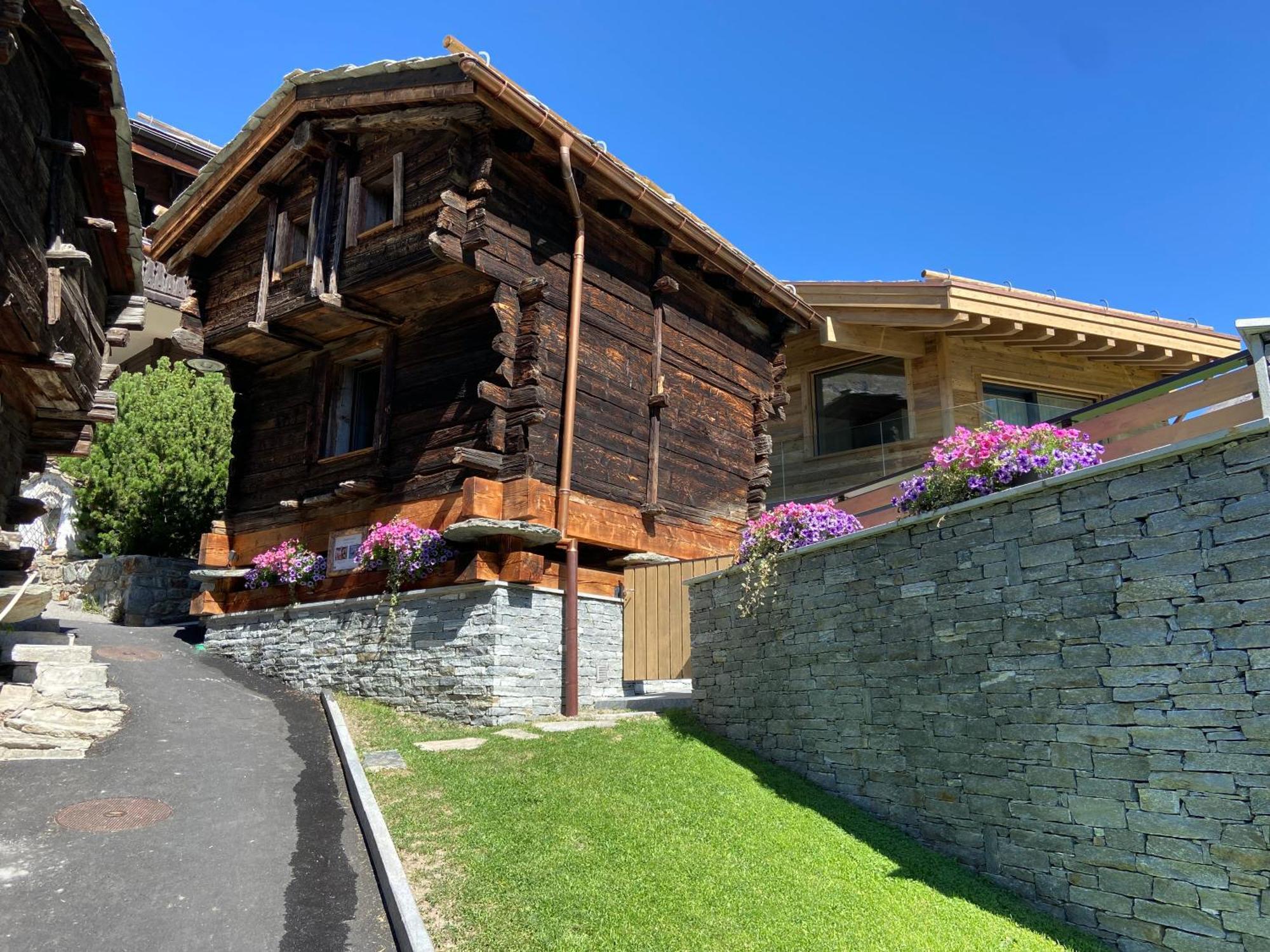 Chalet Coral Und Zermatter Stadel エクステリア 写真